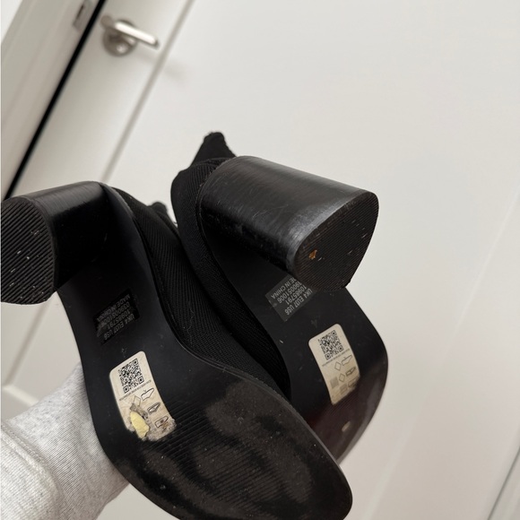 Elegant Black Women's Ankle Boots - Picture 4 of 6